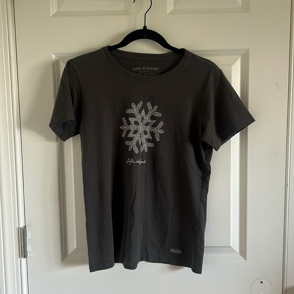 Life is Good Crushed Tee Size Small with Snowflake on the front - Picture 1 of 7